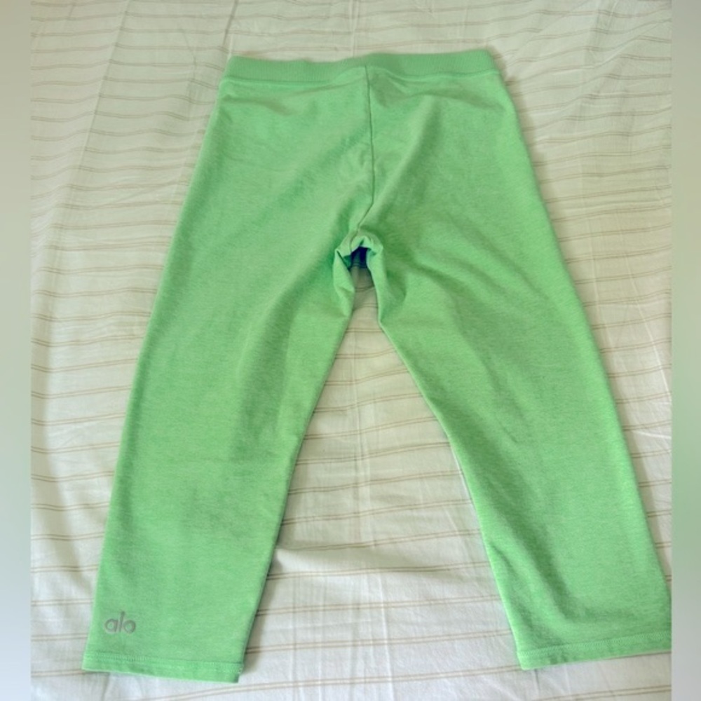 Alo High-waist Alosoft capri - Picture 2 of 6